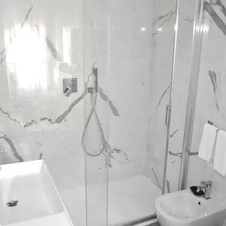 邦卡尔多酒店 4*